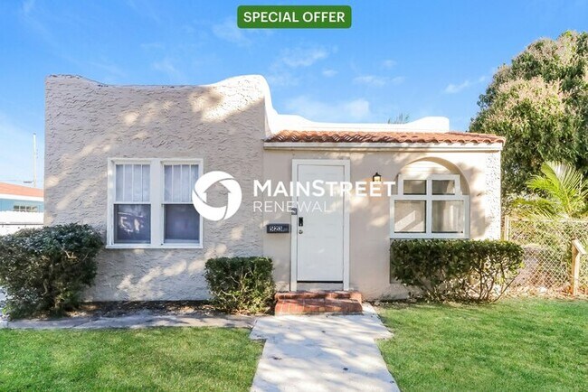 Building Photo - 3 Bedroom Pet-Friendly Home in West Palm B...