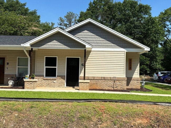 Building Photo - 7019 Frost Ave Unit C