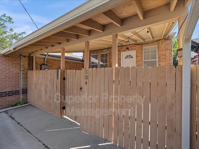 Photo - 104 W Pershing Blvd