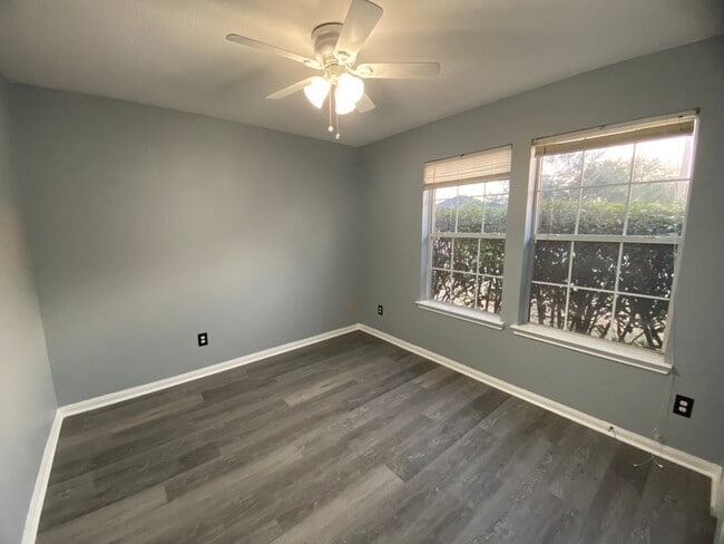 Building Photo - 4031 Raspberry Ct