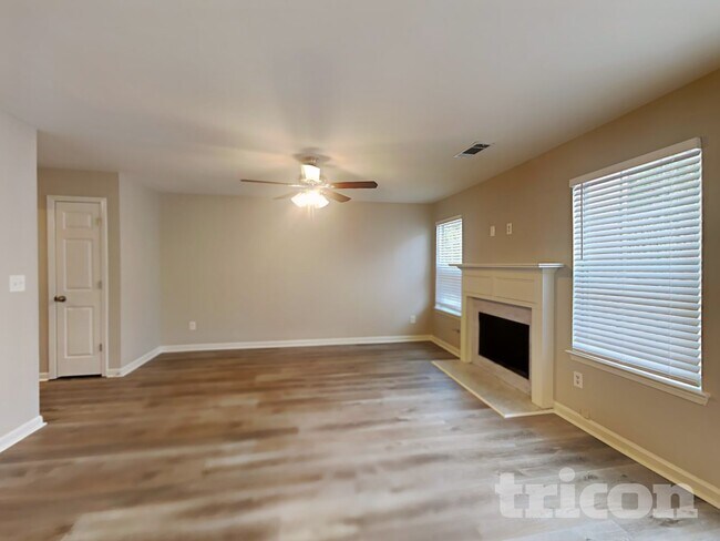 Photo - 128 Hidden Creek Dr