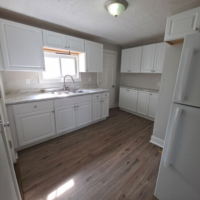 Photo - Multi Family Home 3 Bedroom and 1 Bath For Rent