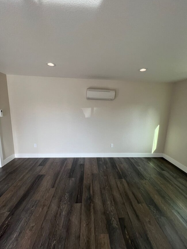 Photo - NEW BUILD! Beautifully designed mini home ...