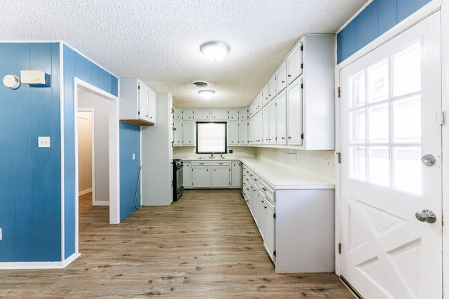 Photo - Wonderful 3/2/2 for Rent!