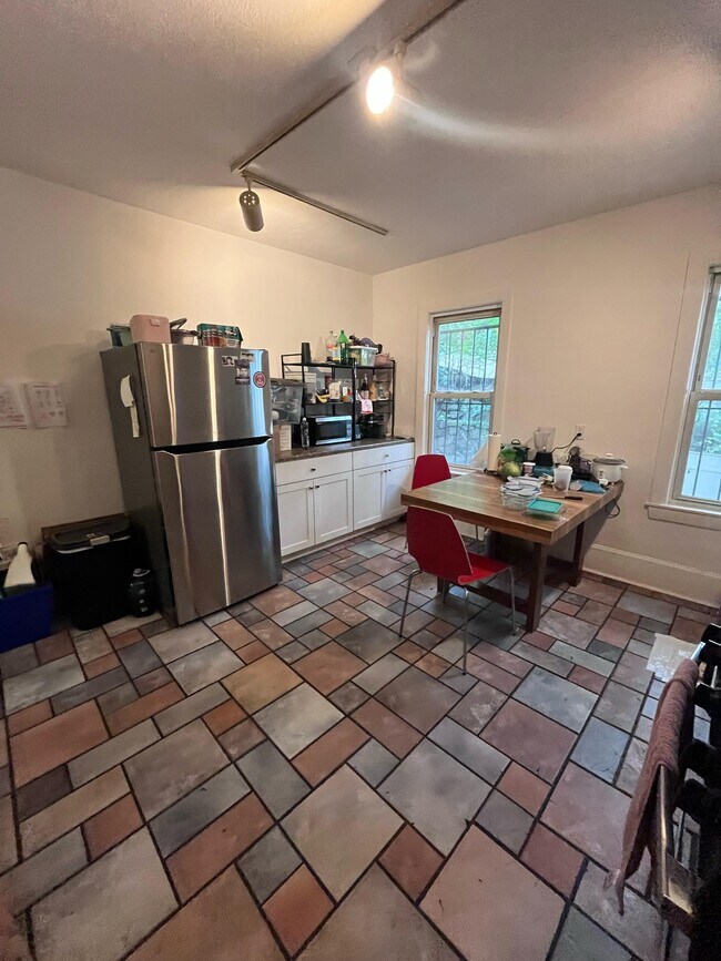 Photo - 731 Parker St Unit R1