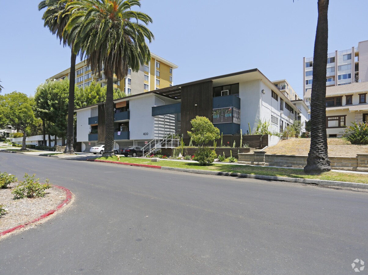 400 S Occidental Blvd - 400 S Occidental Blvd Apartments