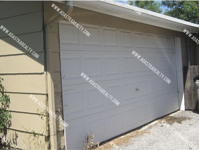 Photo - Adorable 2 Bedroom House in Lawrence-Available in JULY!!