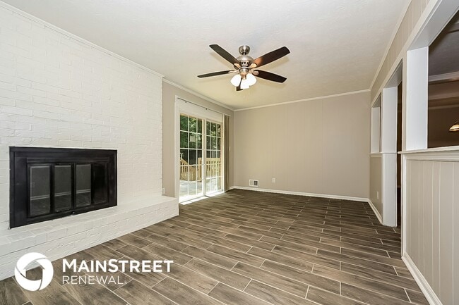 Photo - 410 Burke Cir