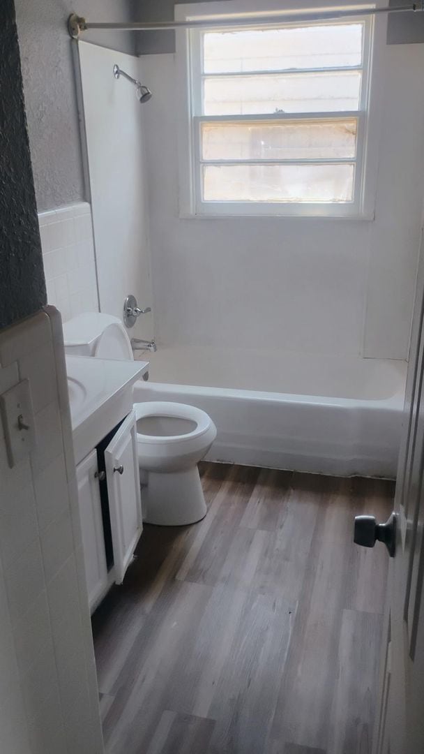 Photo - 313 52nd St