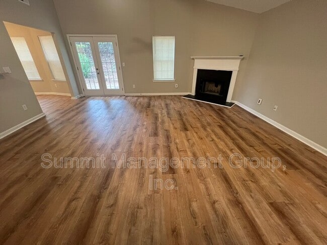 Photo - 95 Creek Way