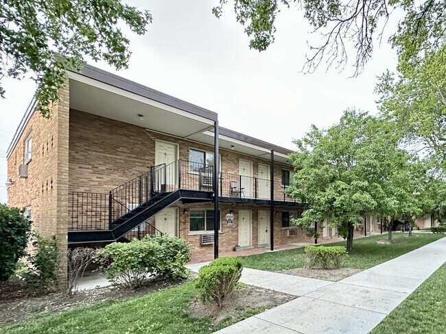 Photo - 8500 Waukegan Rd Unidad 7 Rental