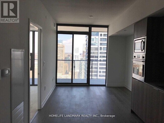 Photo - 11 Wellesley St W Unité 4409