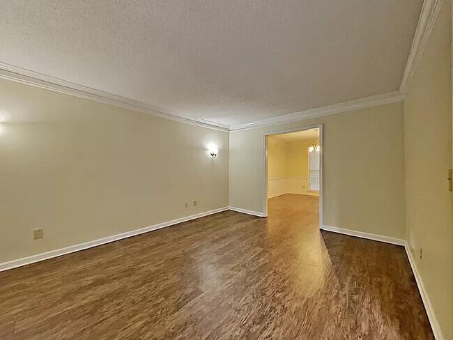 Photo - 155 Martin Run