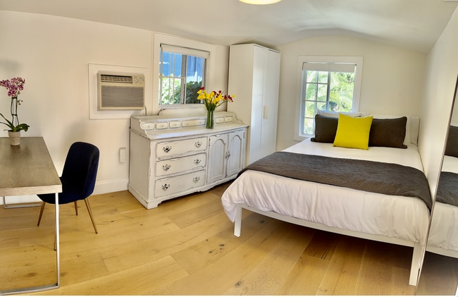 Photo - 1662 Glen Aylsa Ave