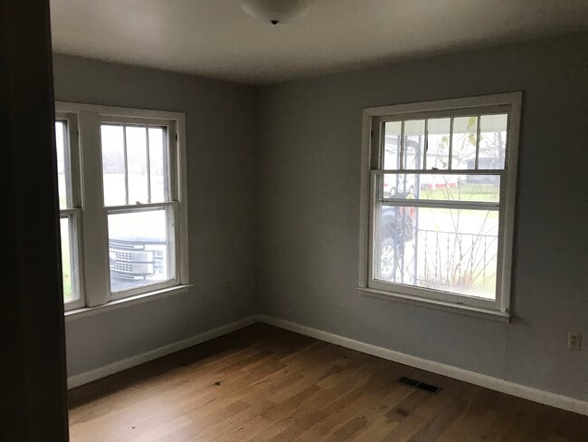 Photo - 2004 S Kentucky Ave