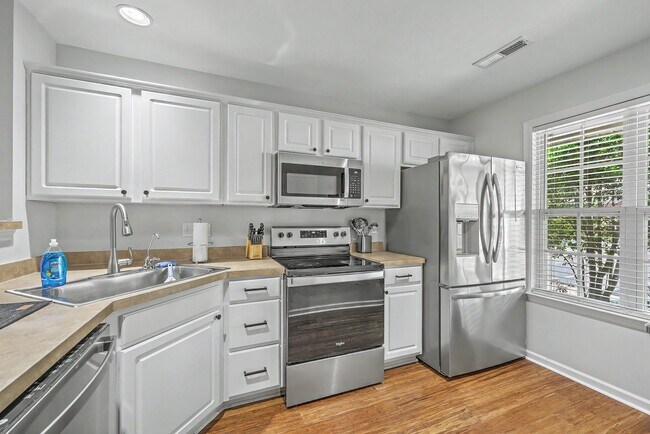 Photo - 549 Tayrn Dr