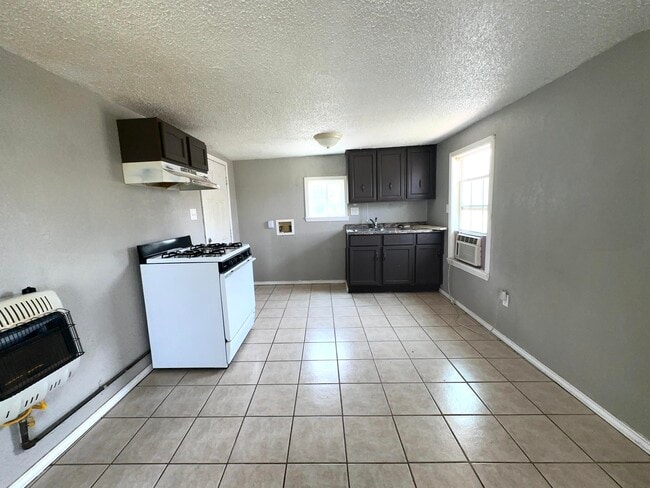 Photo - 320 N Flint Ave