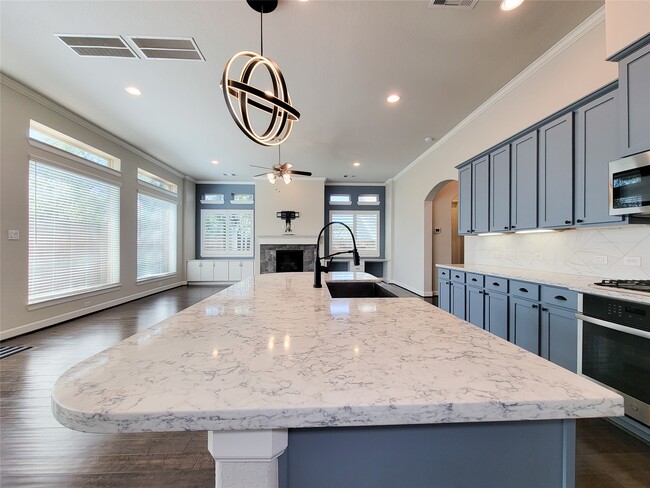 Photo - 935 W Lacey Garden Loop