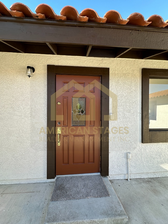 Photo - 632 University Dr