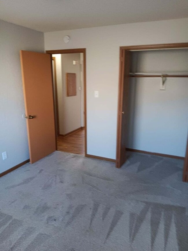 Photo - 850 Sq Ft, 2-bedroom, 1-Bath Apartment in 4-plex near 29th & Wannamaker. Unidad B