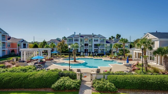 Building Photo - 1 Bedroom 1 Bath Condo in Southampton Poin...
