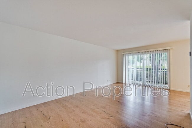 Photo - 181 Del Medio Ave Unit #101