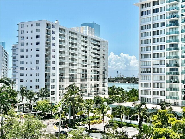 Building Photo - 1035 West Ave Unit 607 Rental