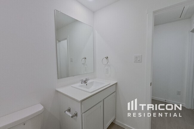 Photo - 827 Ginkgo Wy