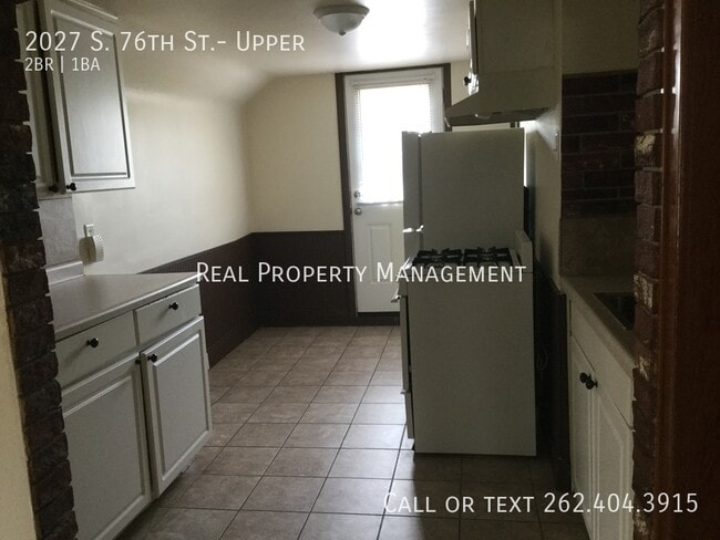 Photo - 2027 S 76th St