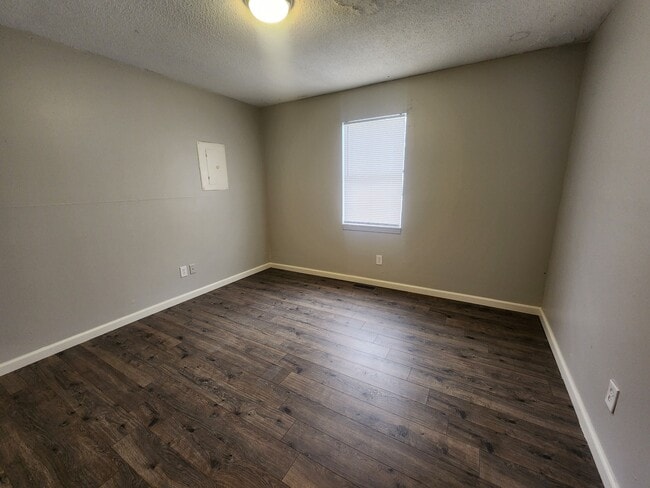 Photo - 20 Rossfield Cv Unidad R