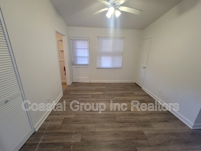 Photo - 1637 Wright Ln