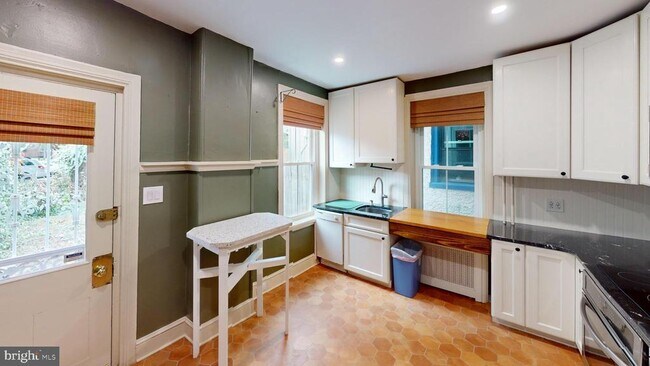 Photo - 8514 Shawnee St