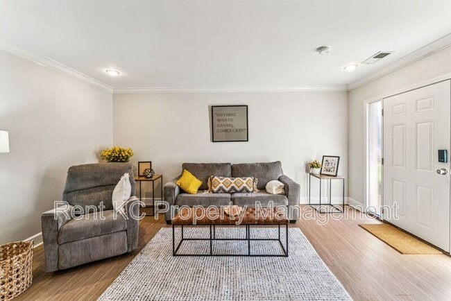 Photo - 530 W 10th St Unidad #530