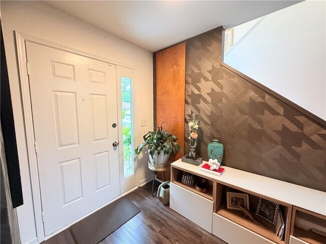 Photo - 1145 Berkley Dr SE