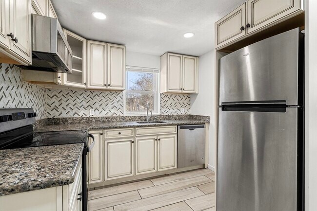 Photo - 249 W Main St Unit 2