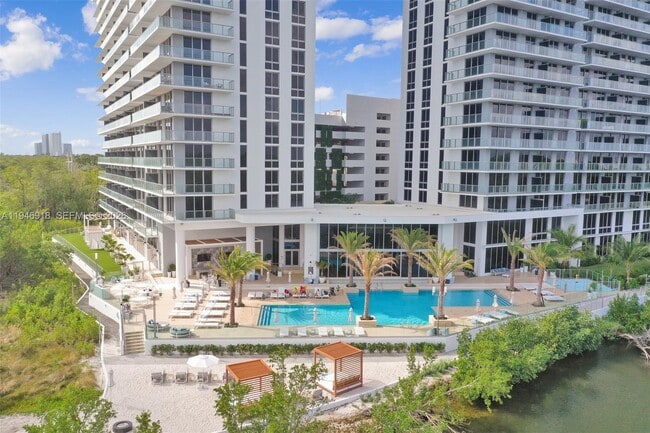 Building Photo - 16385 Biscayne Blvd Unit 1518