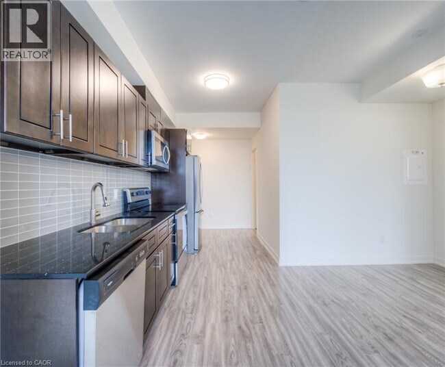 Photo - 128 King St N Unité 1502