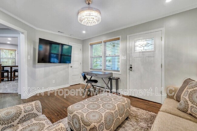 Photo - 1305 E 32nd St