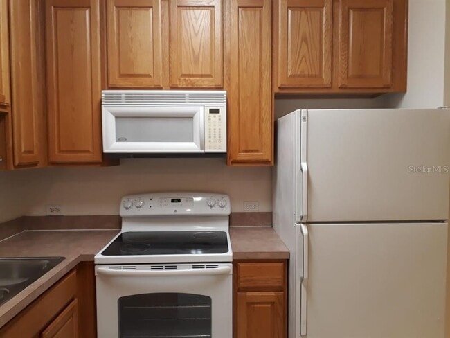 Photo - 1111 Oscar Square Unit B