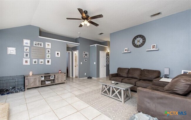 Photo - 1410 Windsor Cir