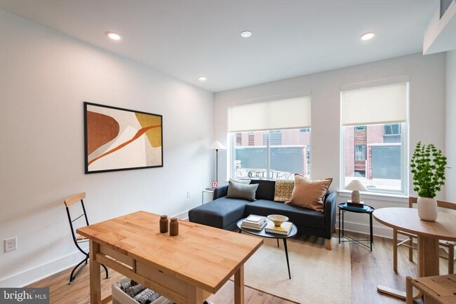 Building Photo - 2101 Washington Ave Unit ONE BEDROOM Rental