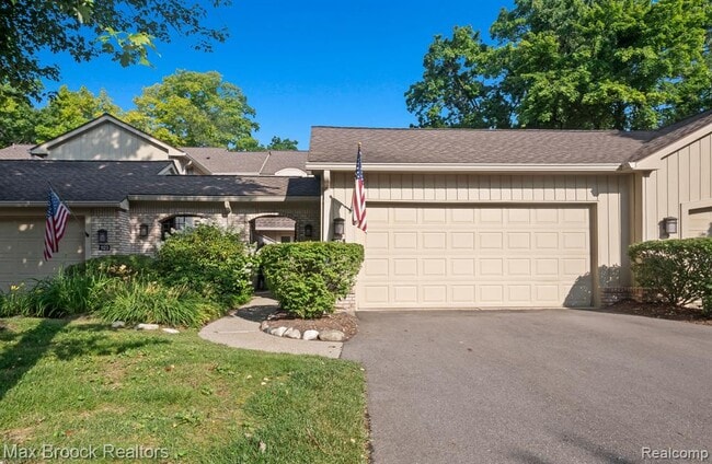 Photo - 1125 Meadowglen Ct