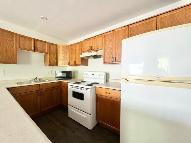 Photo - 59 Queenston St Unit B