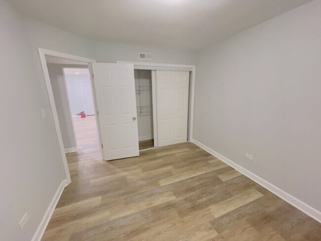 Photo - 3746 W Leland Ave Unit 2G