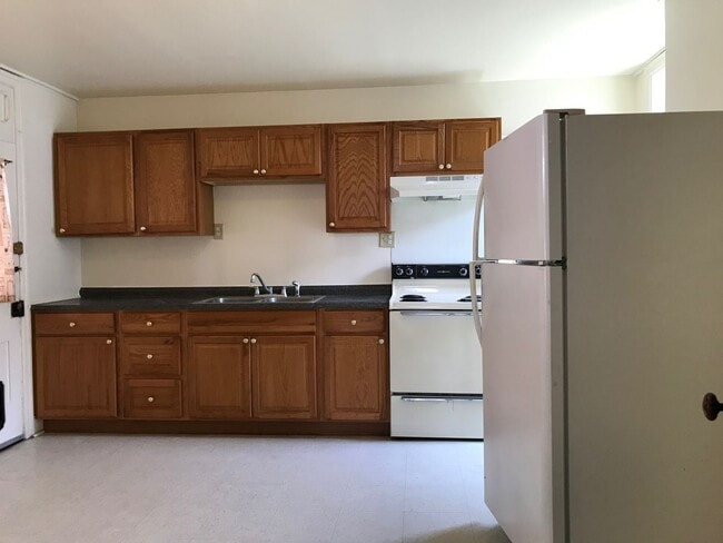 Building Photo - 33 S Penn St Unit #2