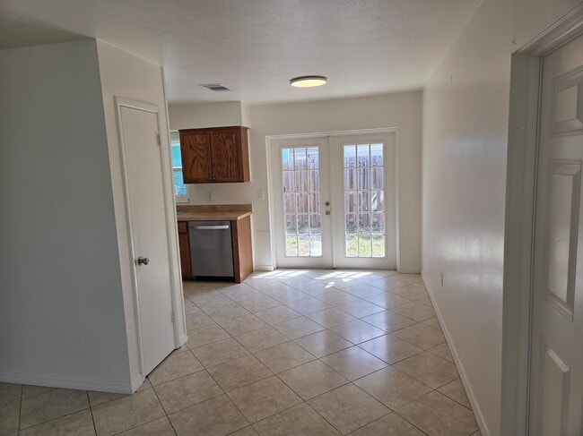 Dining Room - 2541 Waldemere St
