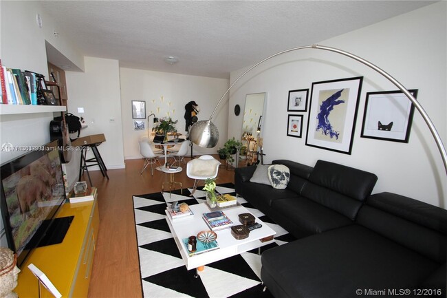 Photo - 601 NE 23rd St Condo Unit 1107