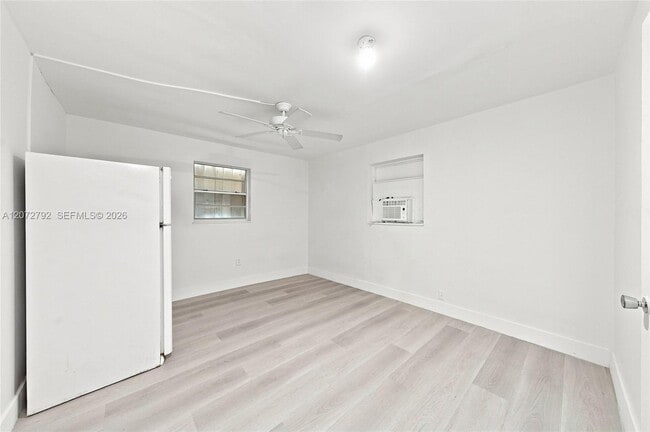 Photo - 596 NW 109th St Unidad 1