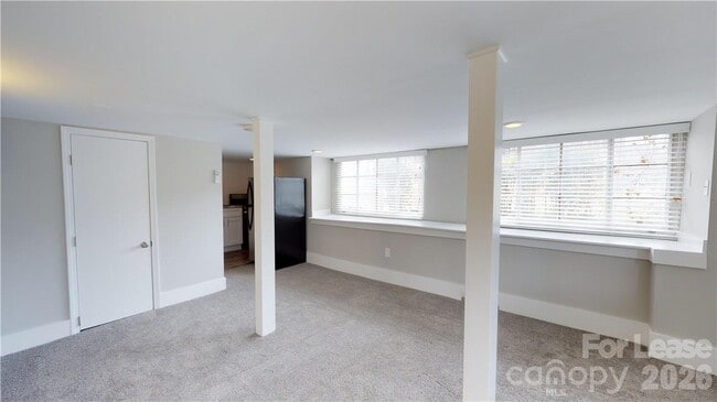 Photo - 428 Hawthorne Ln Unit 5