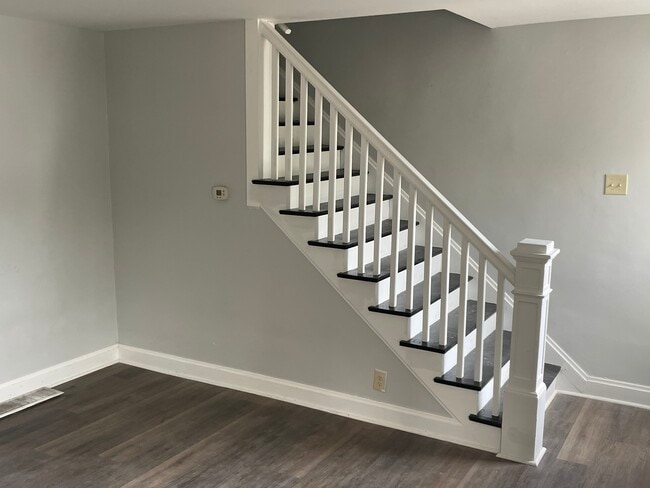 Photo - 907 Union St